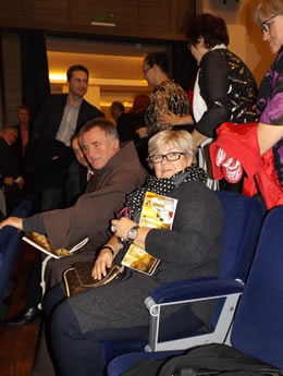 Gálamsor az erdélyi árva gyermekekért Tatabányán
