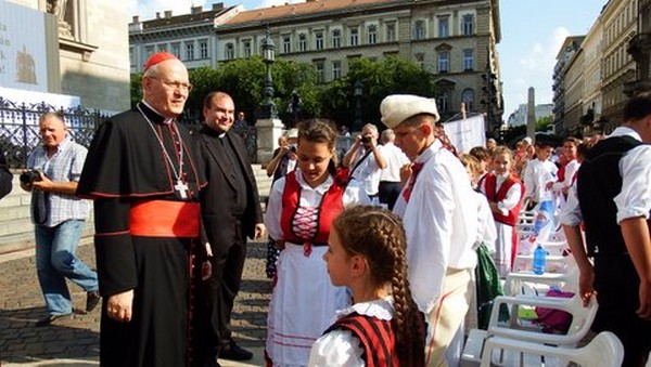 Augusztus 20-i ünnepi szentmise és Országos Szent Jobb körmenet